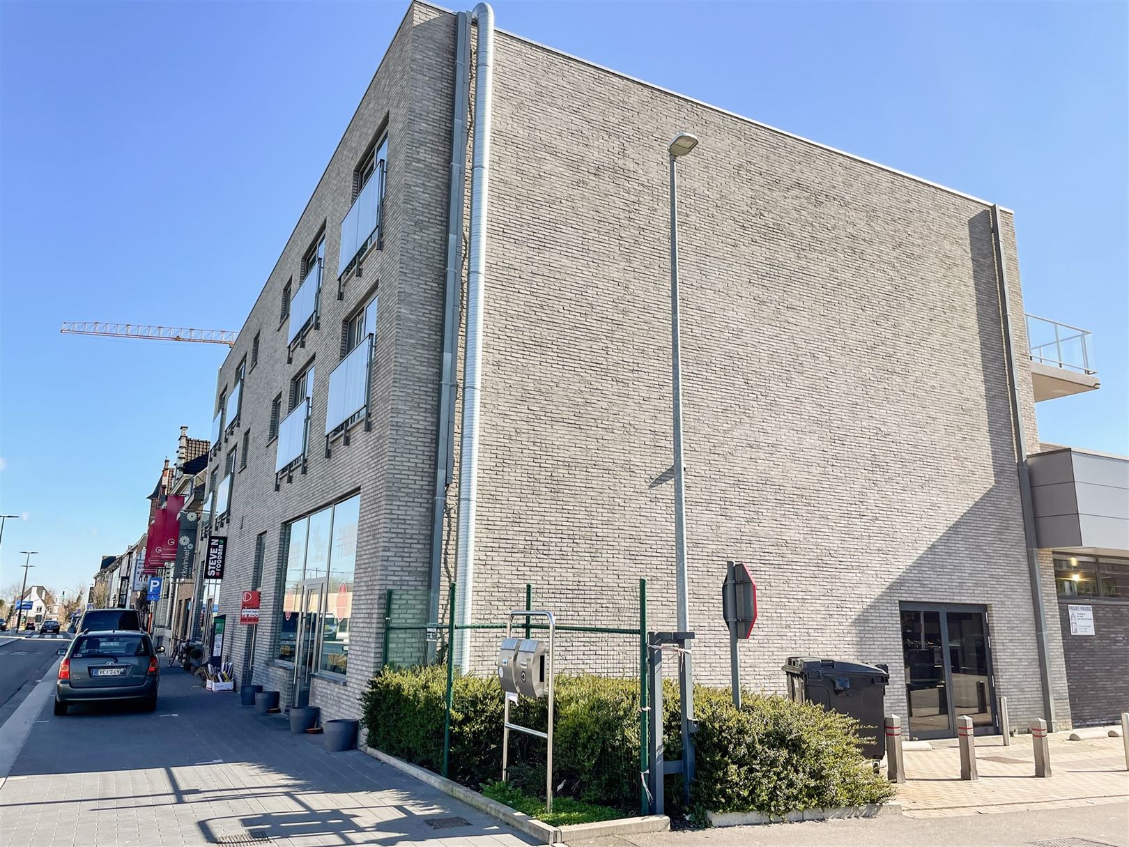 AB4B163E-97FE-416E-BFE8-DD6A9E3DEA27