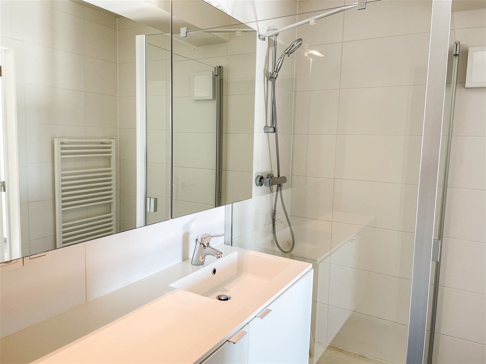 70A17F7E-7D7E-4ADA-9454-A26DED1B073B