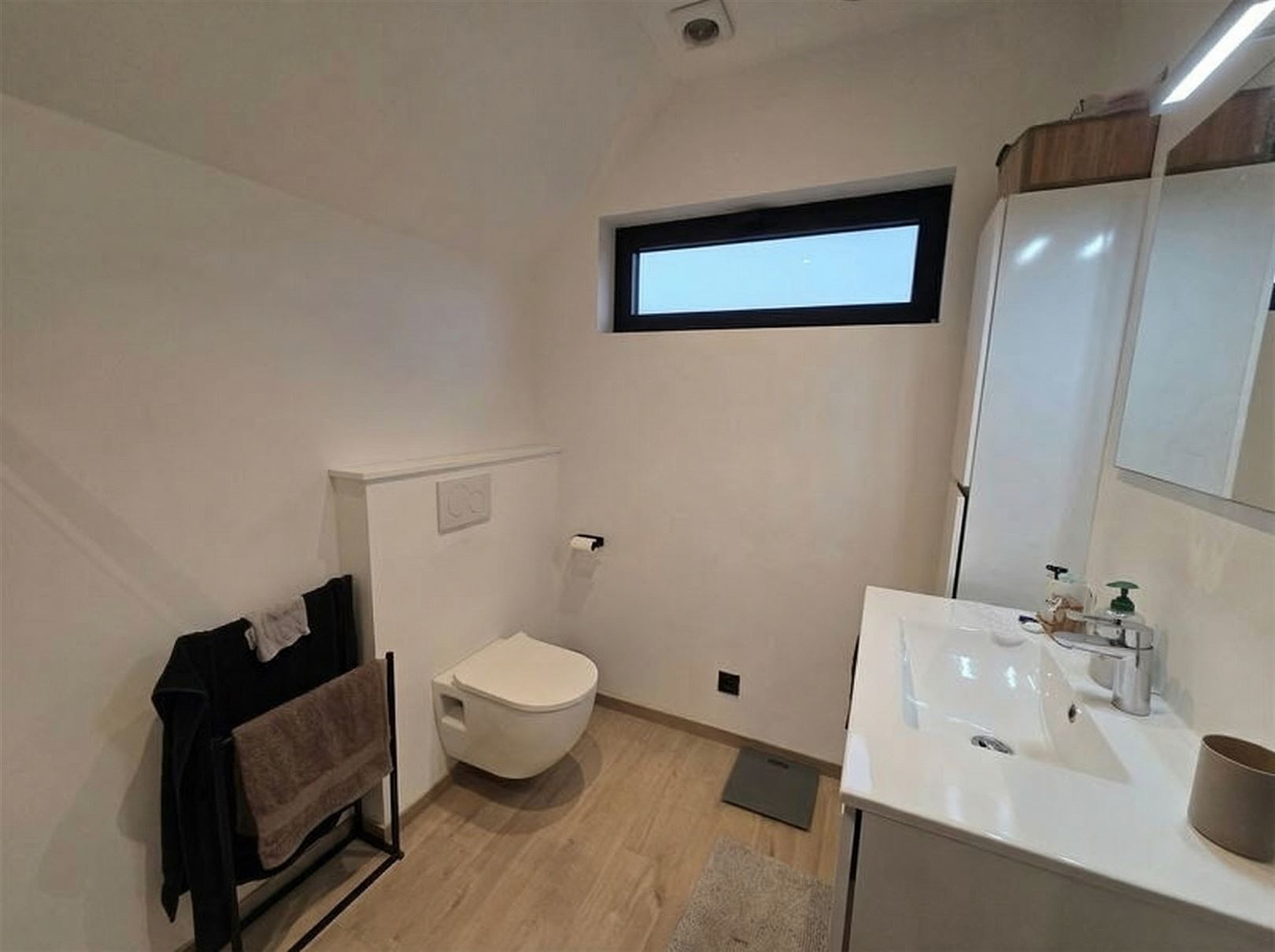 compacte-moderne-badkamer