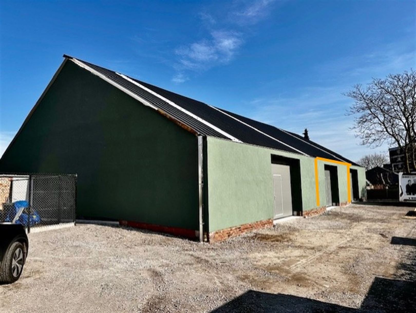 buitenkant loods.jpg