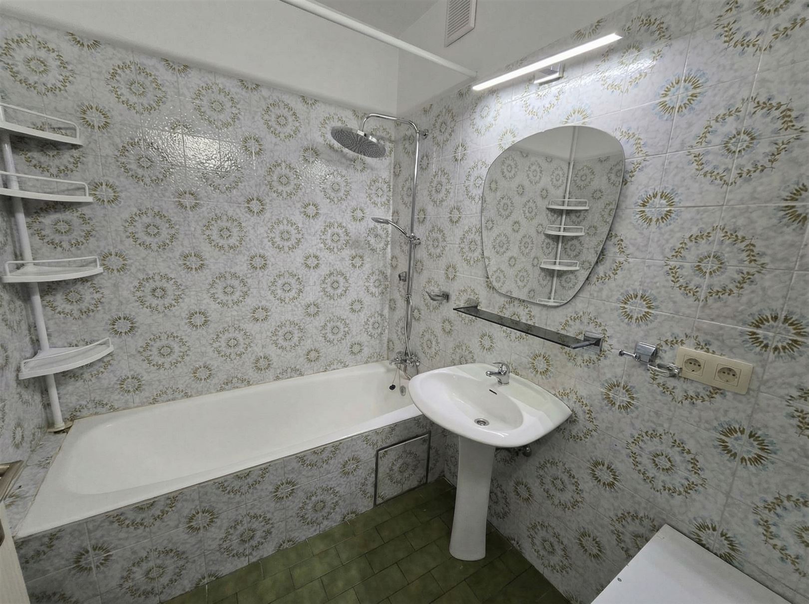 badkamer-met-groene-details