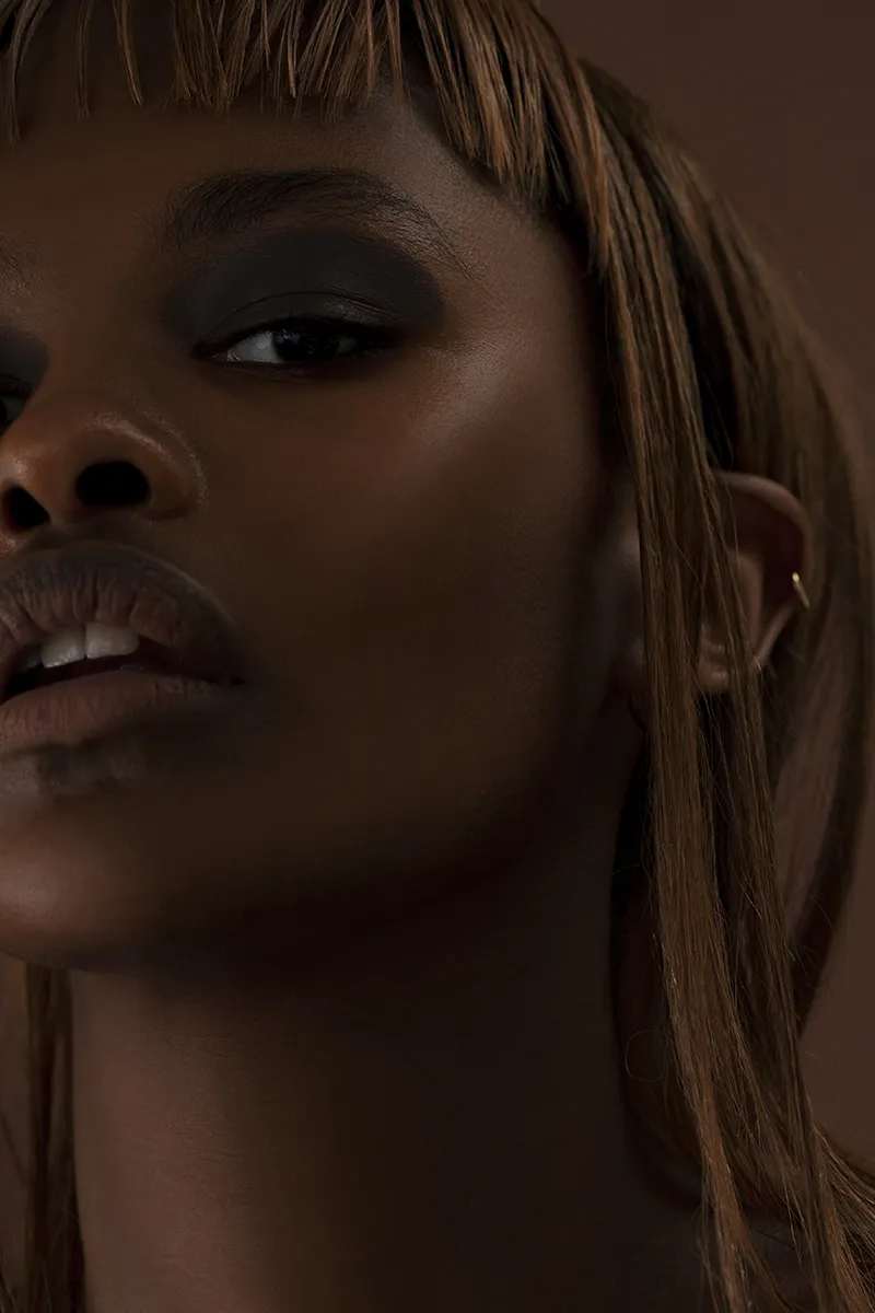 Adele — beautyfotografie door Lesley Hoste