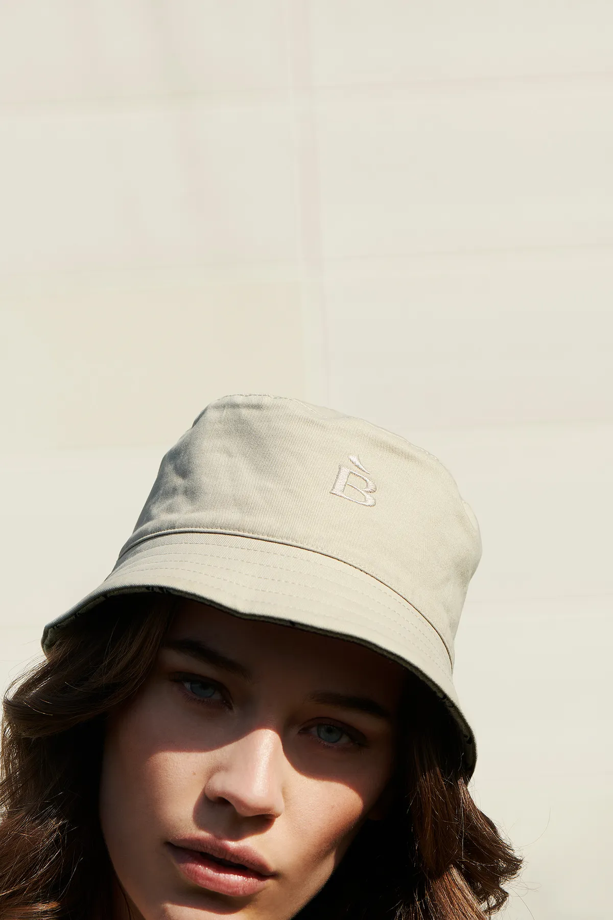 Bachì — fashionfotografie door Lesley Hoste