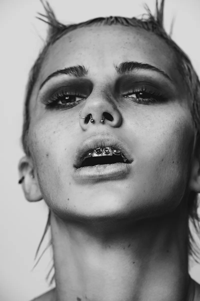 ERROR for TRIBU-TE — beautyfotografie door Lesley Hoste