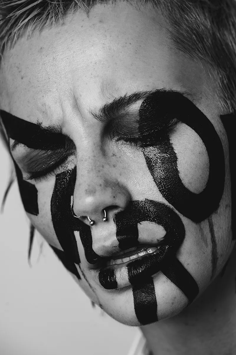 ERROR for TRIBU-TE — beautyfotografie door Lesley Hoste