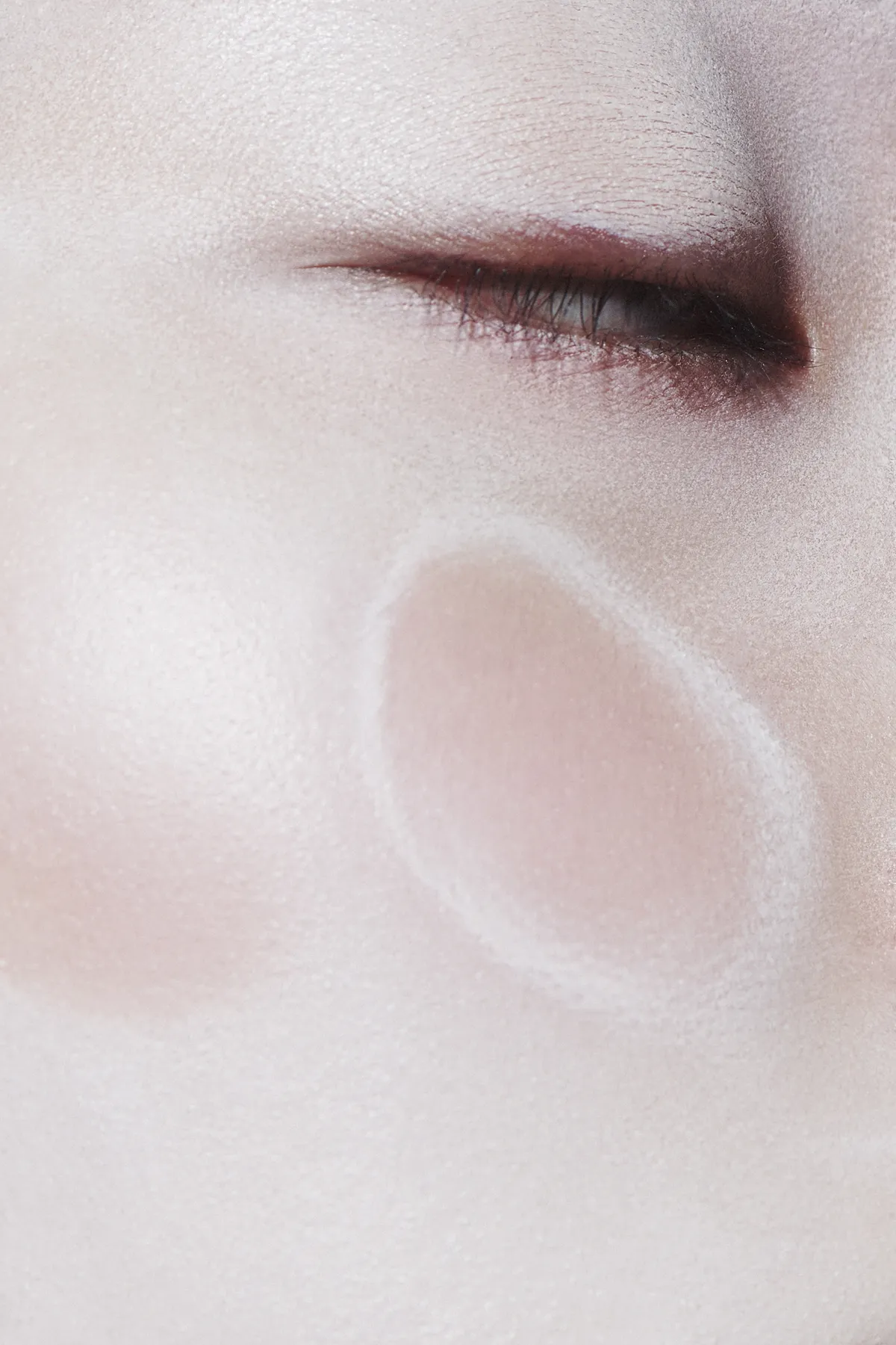 Mie for Mirror Mirror — beautyfotografie door Lesley Hoste