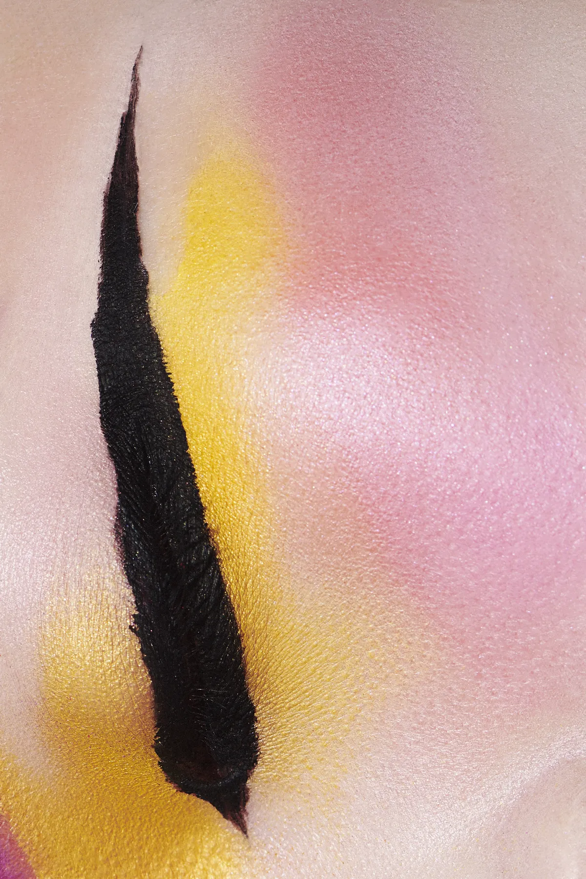 Mirror Mirror 17 — beautyfotografie door Lesley Hoste