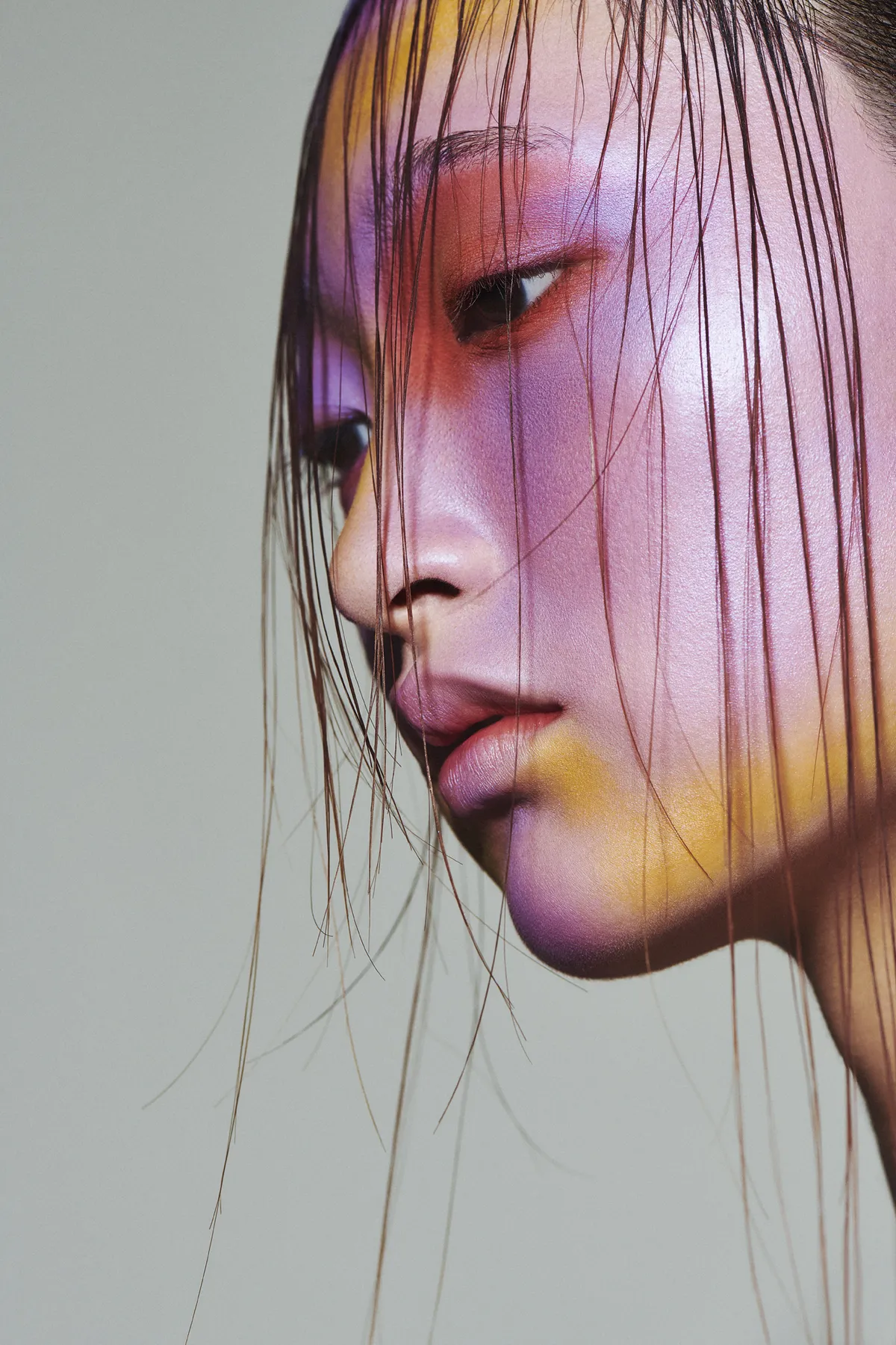Mirror Mirror 17 — beautyfotografie door Lesley Hoste