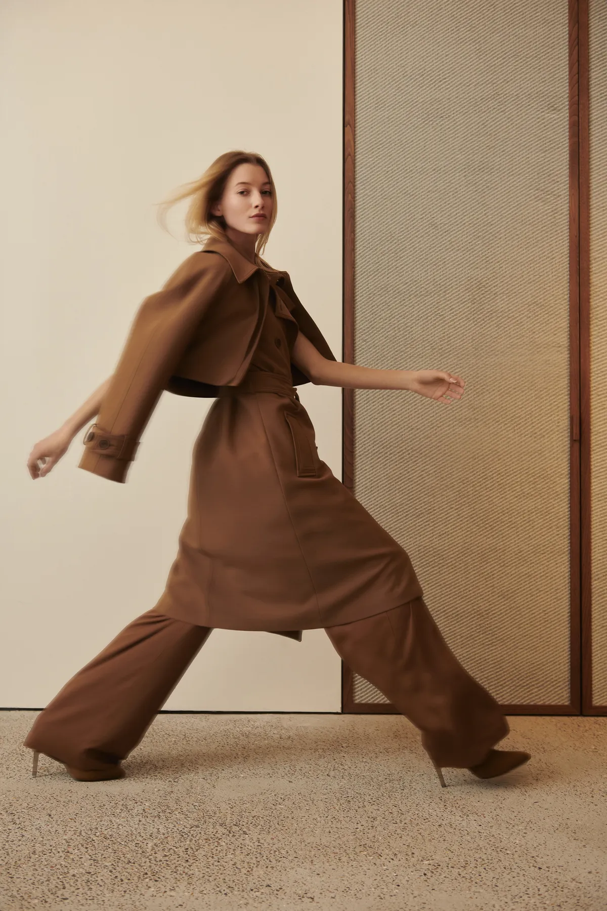 Oscar AW23 — fashionfotografie door Lesley Hoste