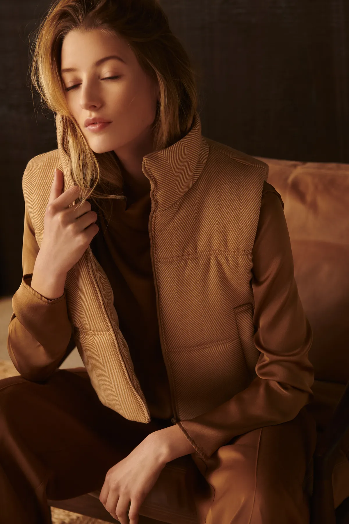Oscar AW23 — fashionfotografie door Lesley Hoste
