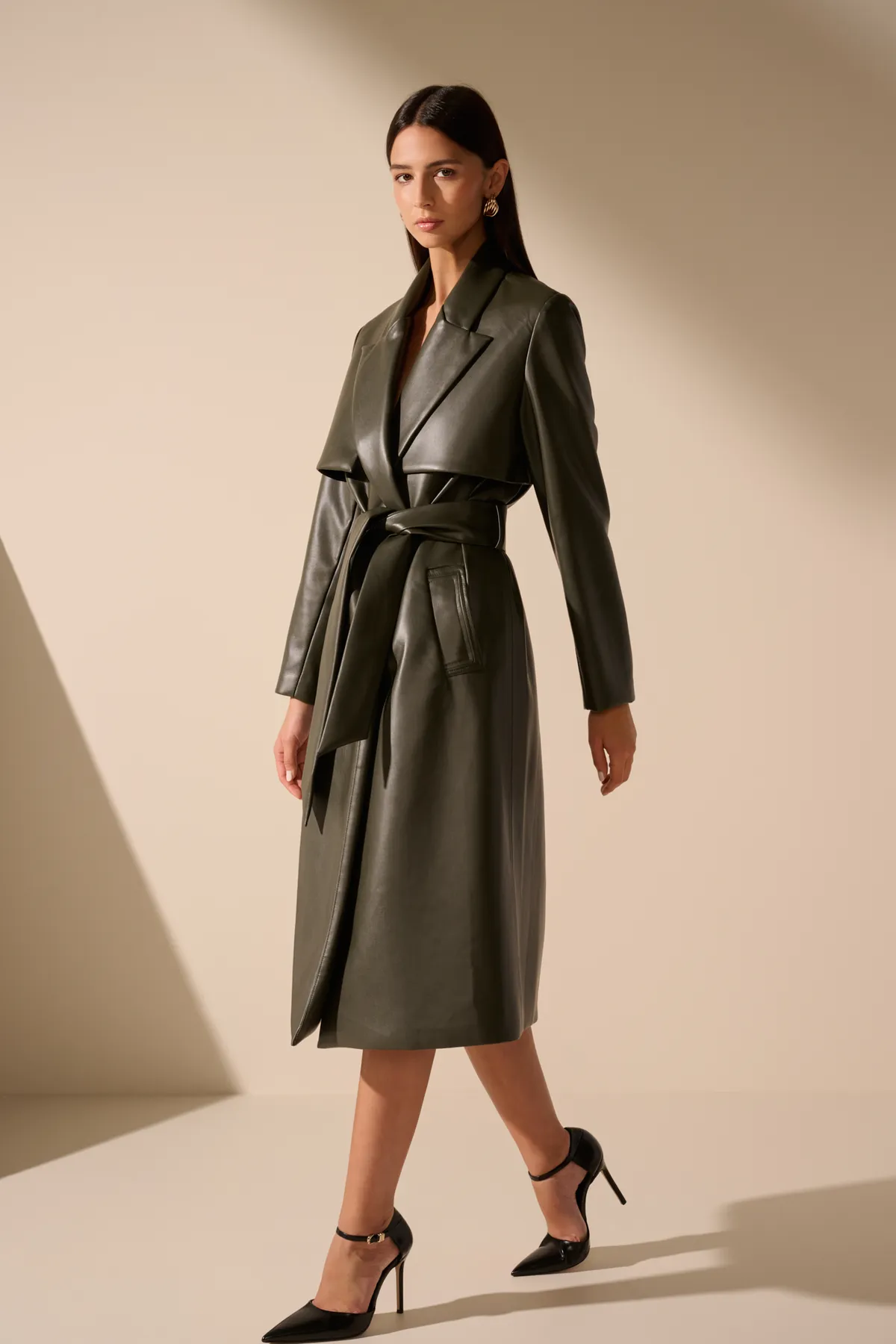 Oscar Ecomm — fashionfotografie door Lesley Hoste