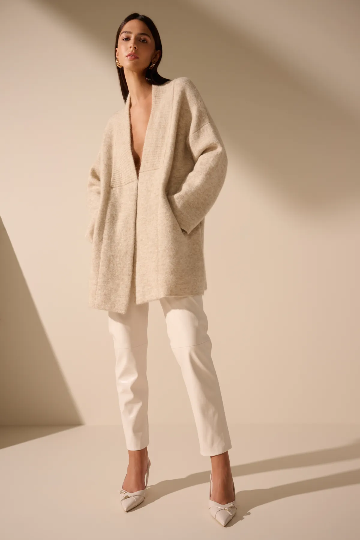 Oscar Ecomm — fashionfotografie door Lesley Hoste