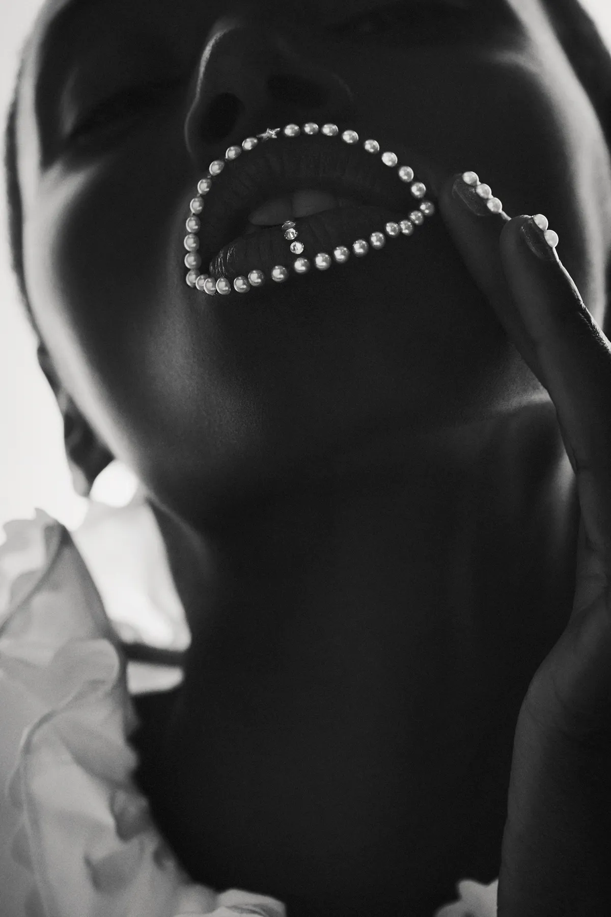 Secret Glamour — beautyfotografie door Lesley Hoste