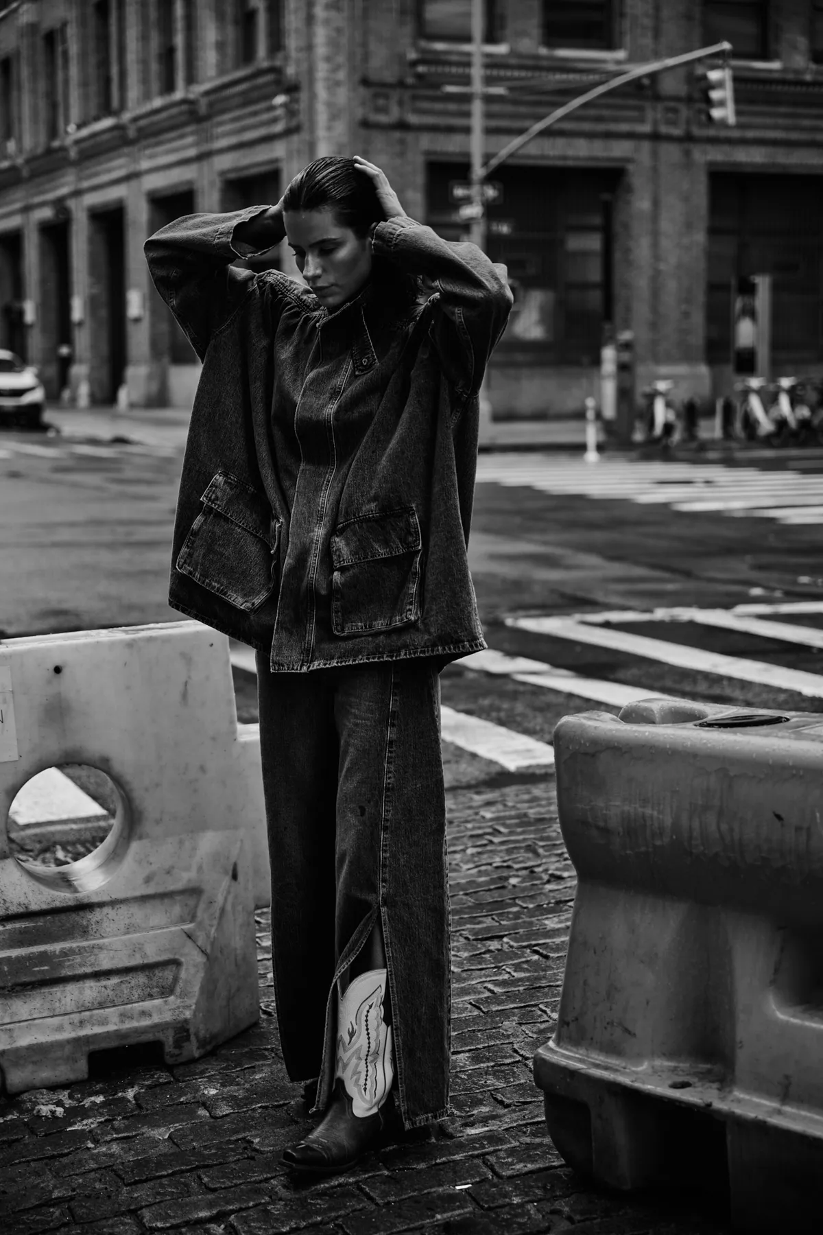 Val — fashionfotografie door Lesley Hoste