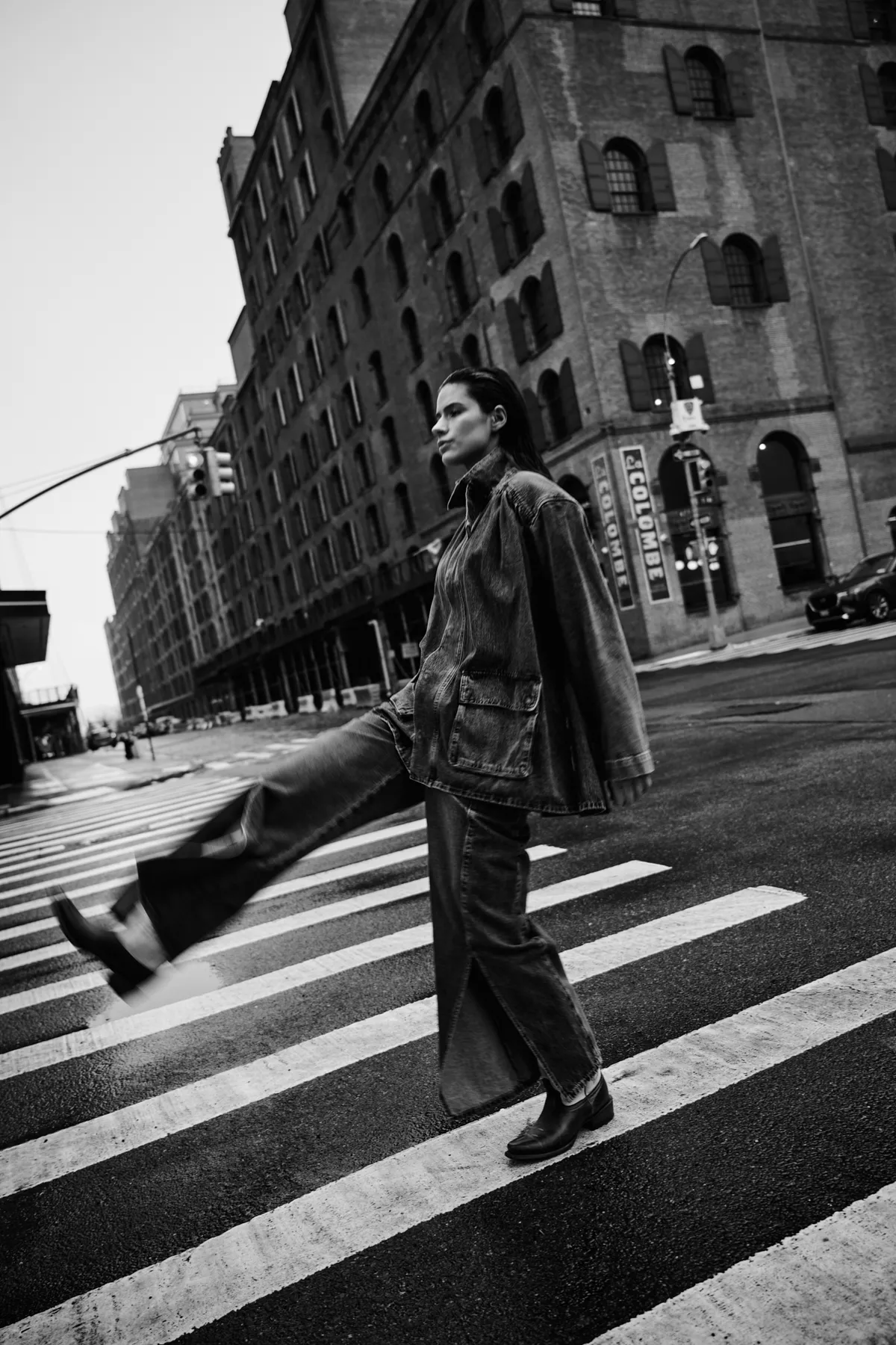 Val — fashionfotografie door Lesley Hoste