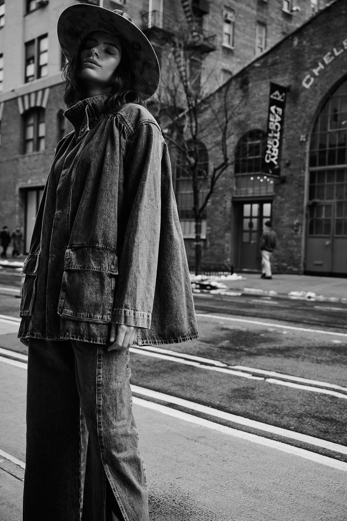 Val — fashionfotografie door Lesley Hoste